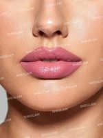رژ لب مدادی JUST KISSED رنگ ‏ SHORTCAKE شیگلم SHEGLAM - Image 5