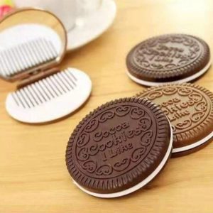 آینه بیسکوییتی همراه با شانه