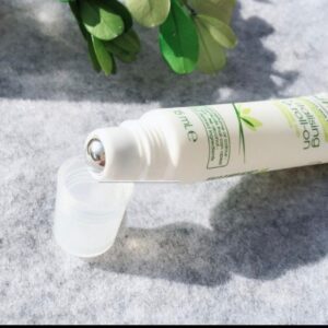 دور چشم رولی سیمپل مدل REVITALISING حجم 15 میلی لیتر
